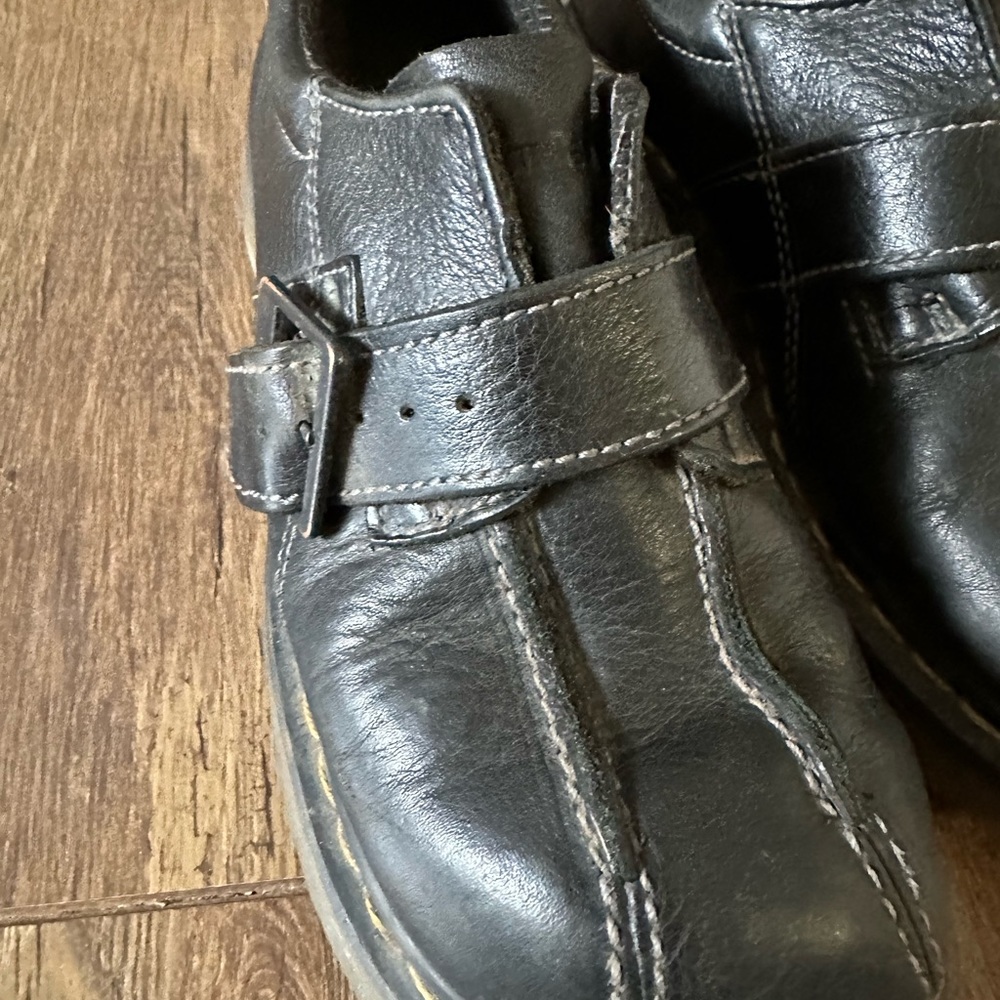 Doc Martens size 8 black vintage style (as in these are 20 + years old ) 😝 - Picture 3 of 6